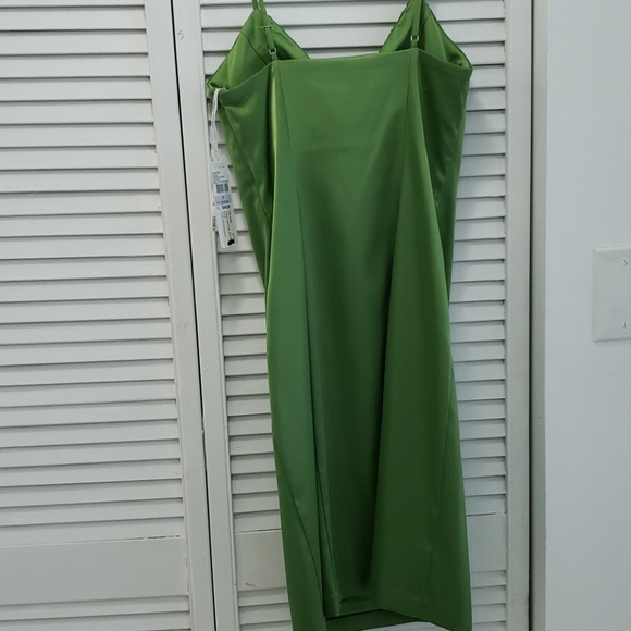 Sue Wong Studio - Picture 6 of 14